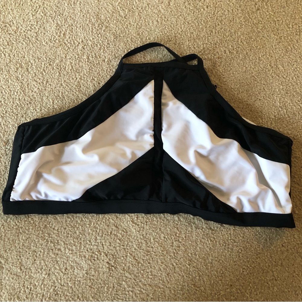Time and Tru Black & White Swimsuit Bikini Top Mesh Panel Size 3X 24-26